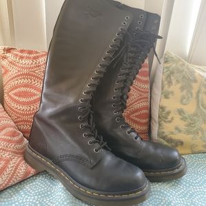 Doctor Martens boots 👢